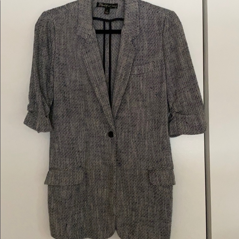 Short sleeve blazer